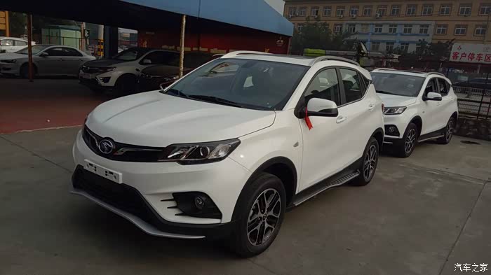 我选的白色,今天太阳有点大,手机拍得不是漂亮.