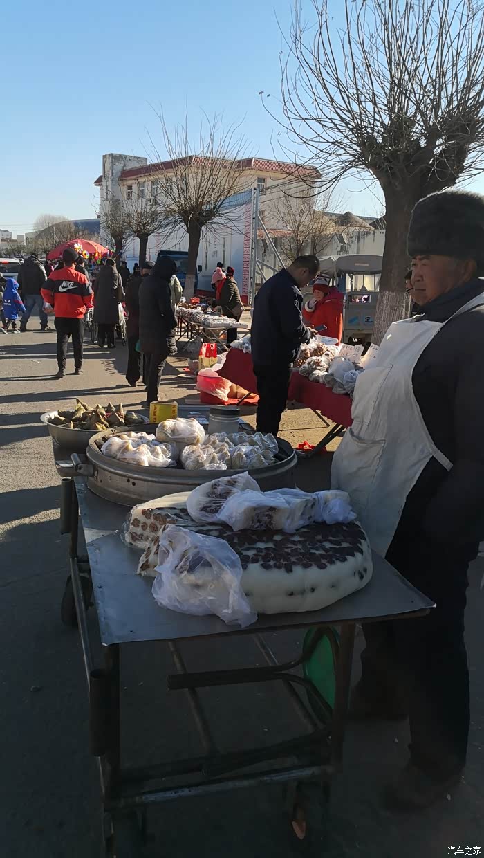 切糕,切糕味道如何不知道,卖切糕的大爷气场那是真强大!