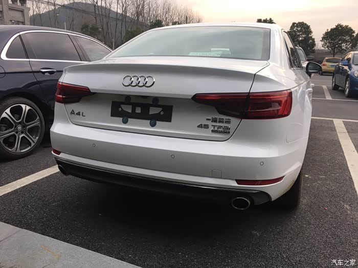 【图】和e300的亲密合影!_奥迪a4l论坛_汽车之家论坛