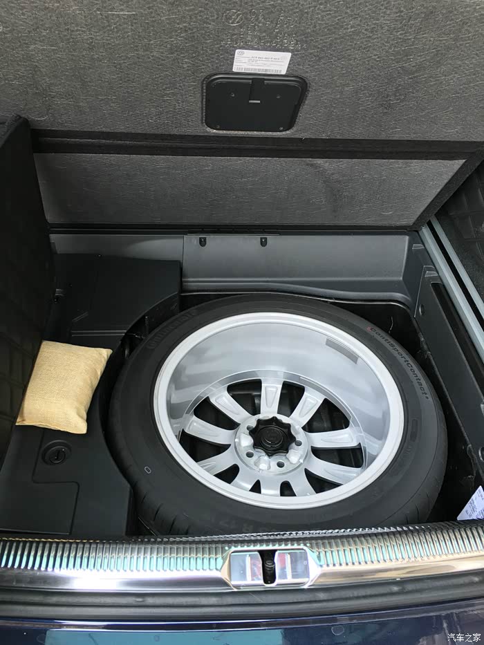 迈腾旅行b7深蓝色提车加8000公里开车感受!