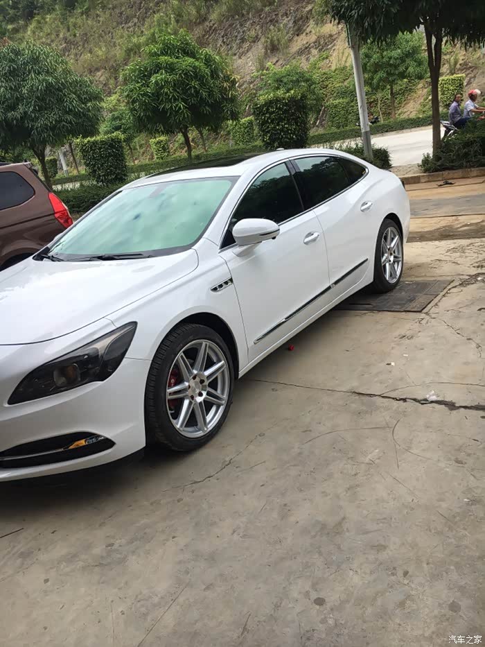 新君越换19寸锻造轮毂作业内有媳妇当车模大片