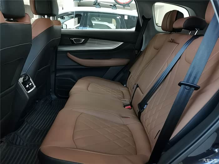 豪装陆地飞行舱#颜值配置更有料的瑞虎8plus开起来也不错哦