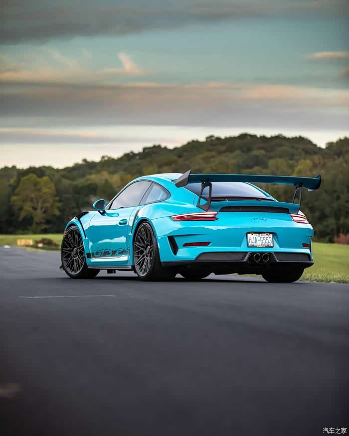"miami blue"迈阿密蓝的保时捷911 gt3 rs