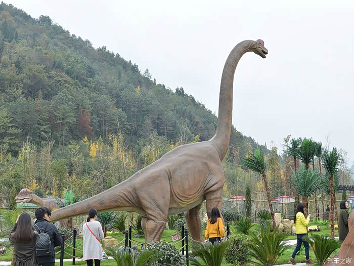 成都白鹿恐龙园探险美食之旅