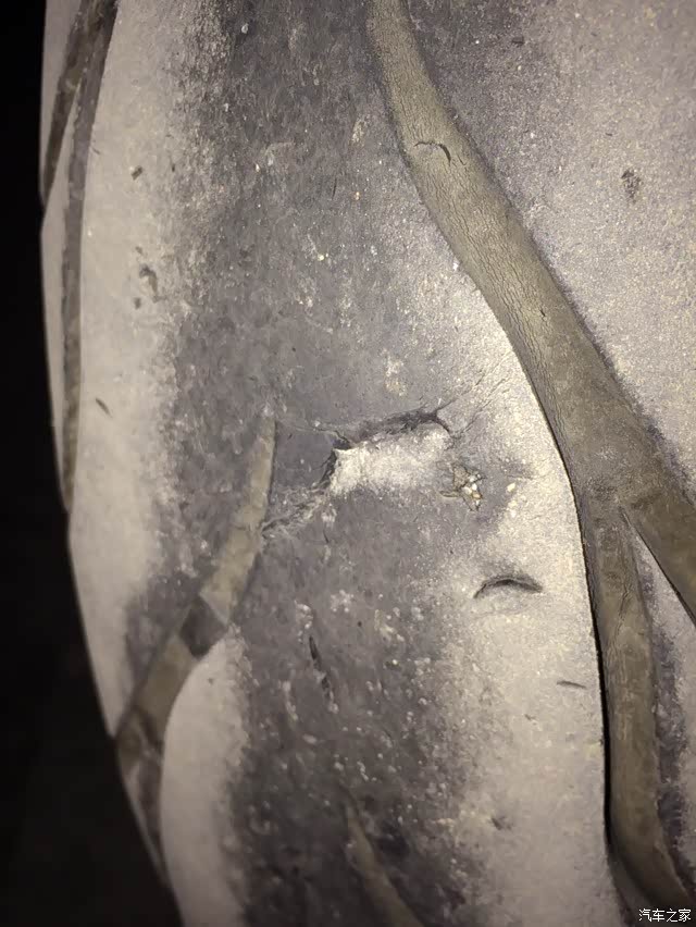 【图】夜溜小摩托,不慎遇爆胎,差点哭了,有问题请教老司机_摩托车论坛