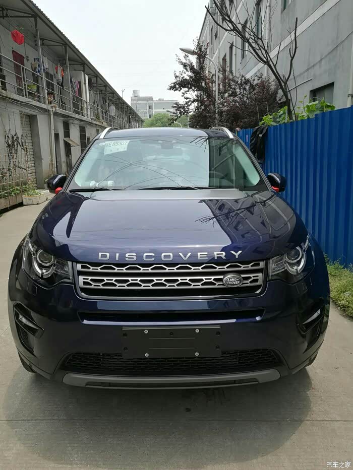 湖北有提车的吗选的卢蓝白色还是棕色