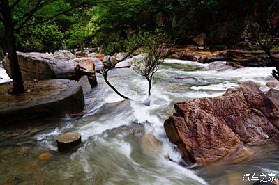 春季駕7#驚險刺激的湖北麻城大別山桐梘衝瀑布群雨中自駕包場遊