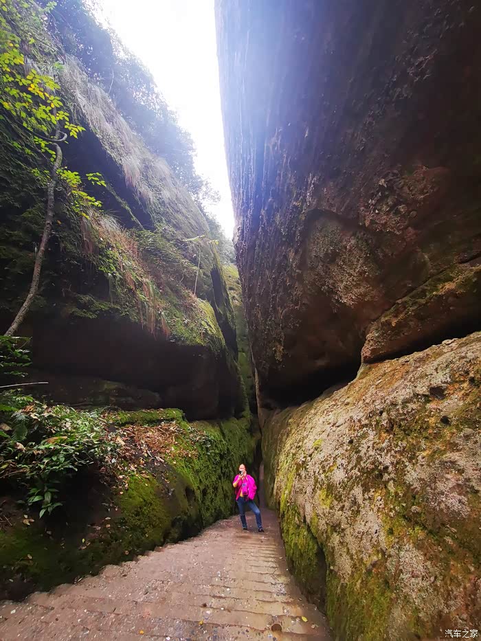 崀山景区,攀爬"九九天梯",以逐心愿