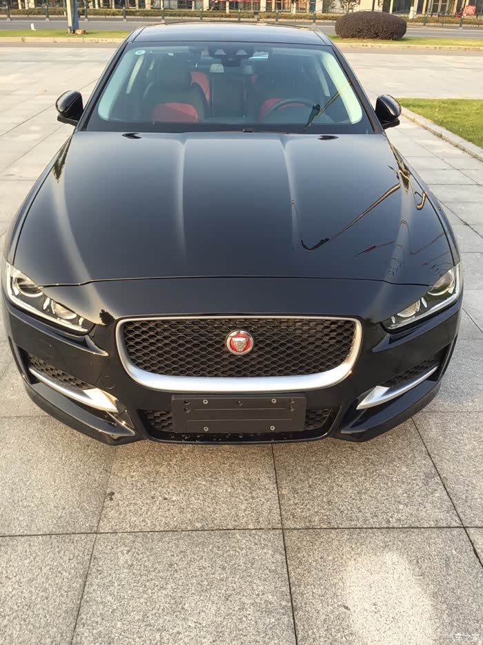 谁有黑色捷豹照片 能够发我看看吗