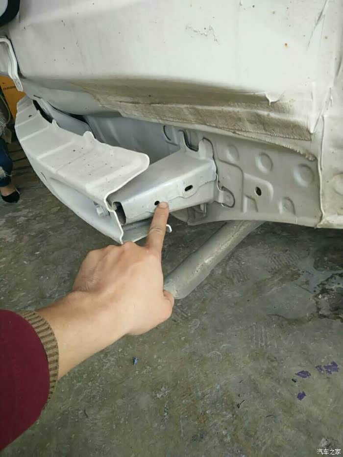 弱弱的问句威驰有没有前后防撞梁