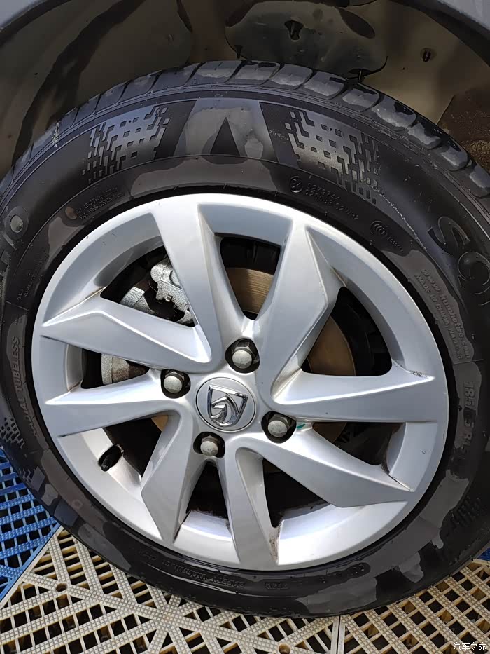 收四个宝骏310w铝合金轮毂