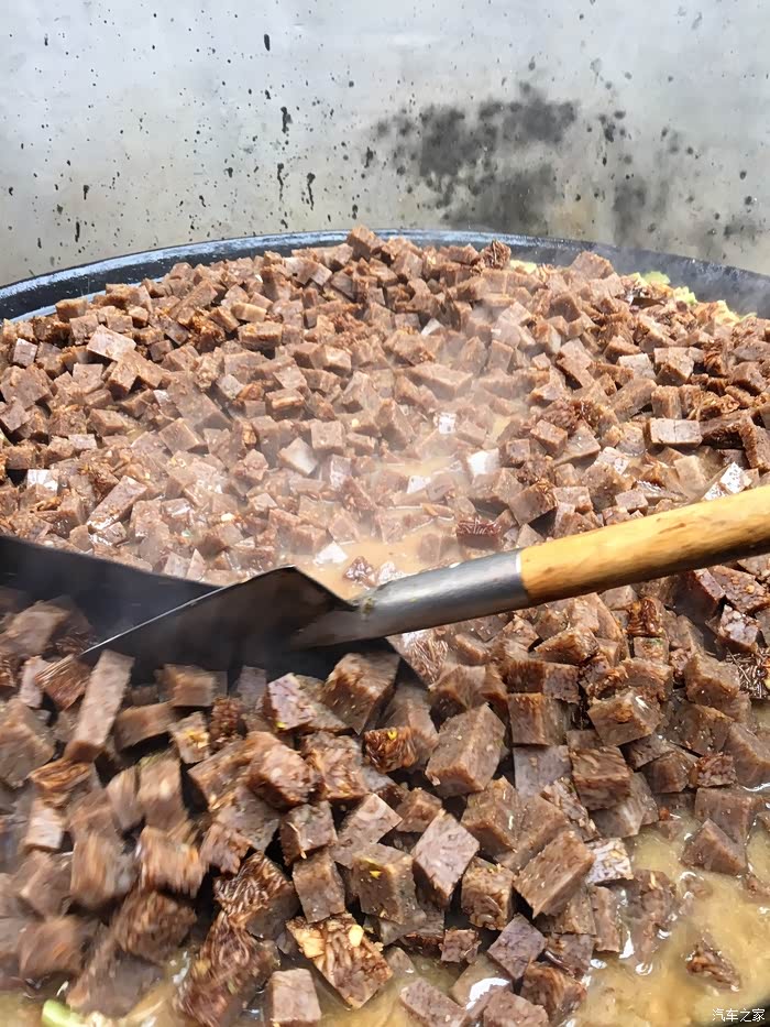 原来是烩菜灵魂所在---特色漏皮渣,这个可是本地特色哦