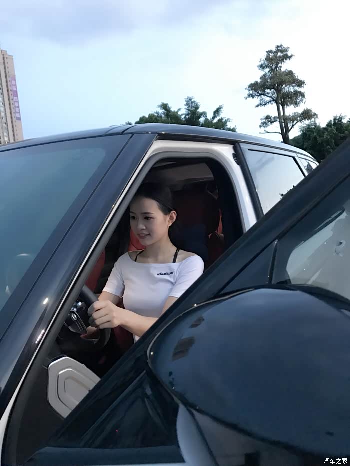 揽运迟到的作业【媳妇儿当车模】