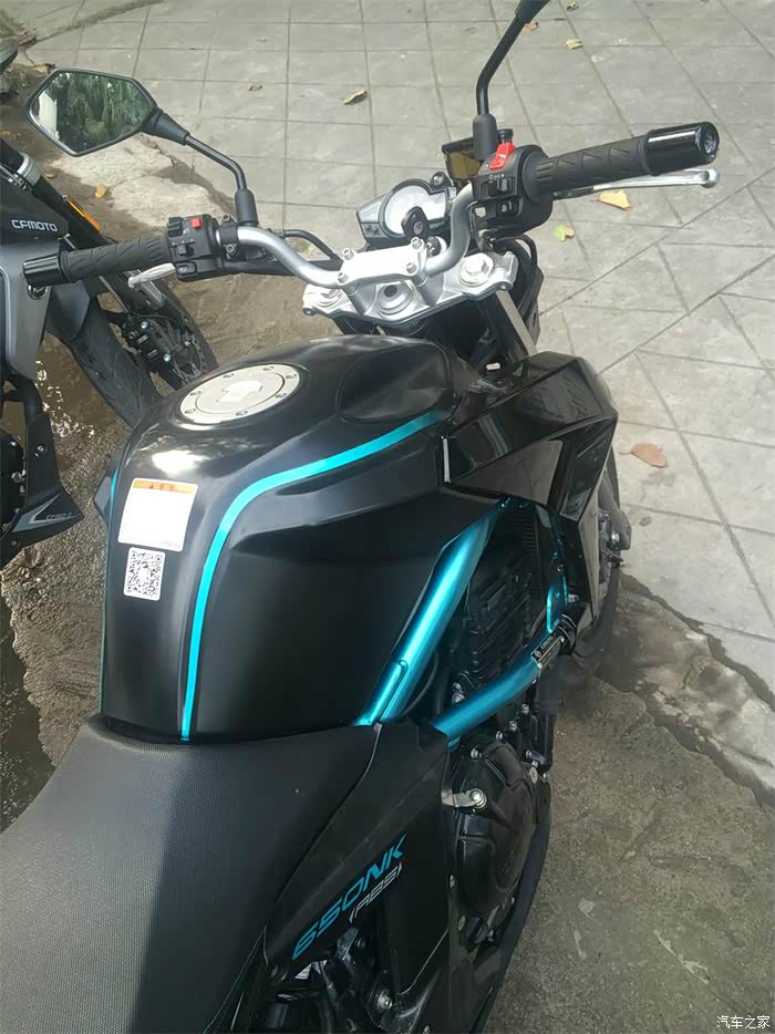 2015款春风650nk猪头灯爆改瓜子脸