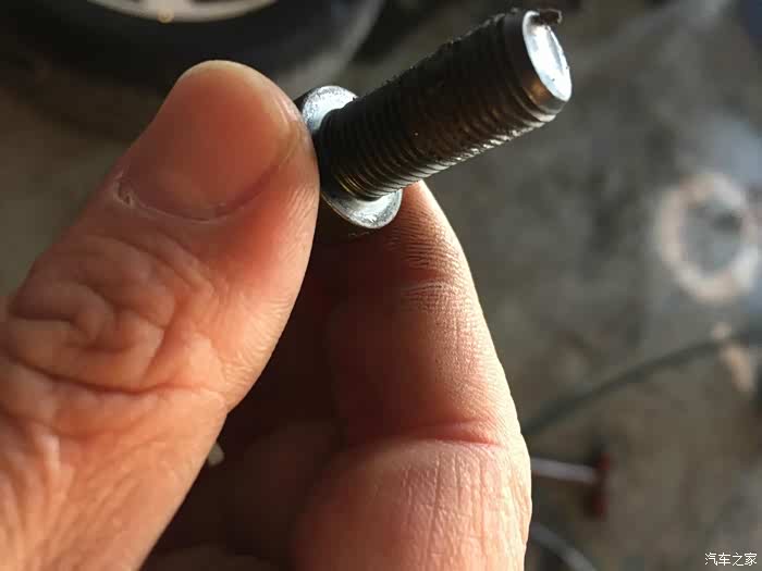 漏油处理从上午八点干到傍晚六点上图