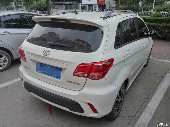 街拍北汽绅宝d20两厢版