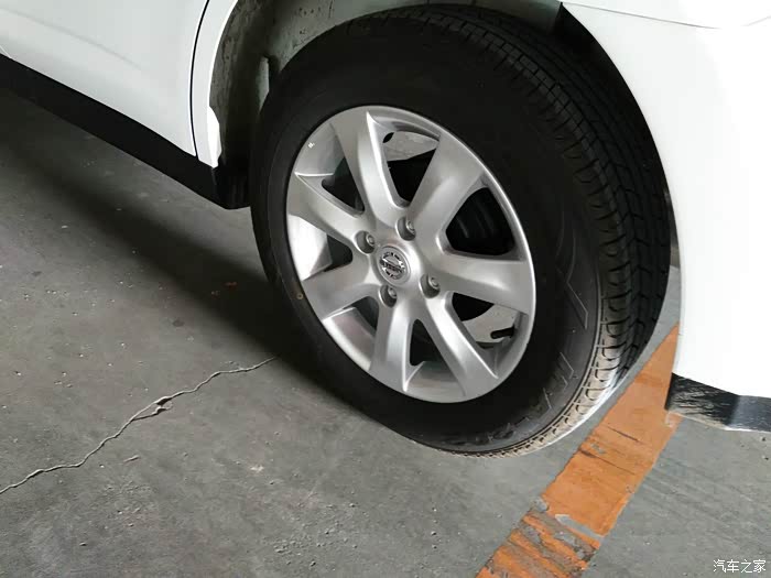 升级为铝合金轮毂了