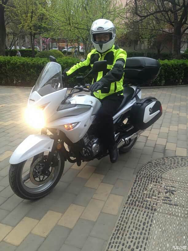 楼主需要摩托车迎宾开道吗?我有昌平的专业车队!效果很霸气!