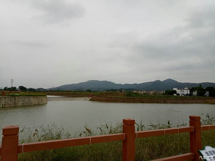 开着"小三"游桐城花间塘