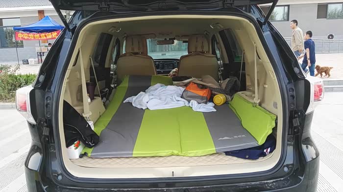 寻找一款车型能完全躺下睡觉的