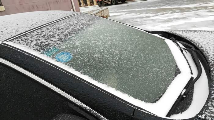 雨夹雪大东北一身冰冻铠甲