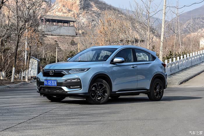 新鲜车影新锐且时尚预算有限的年轻人本田xrv值得一看
