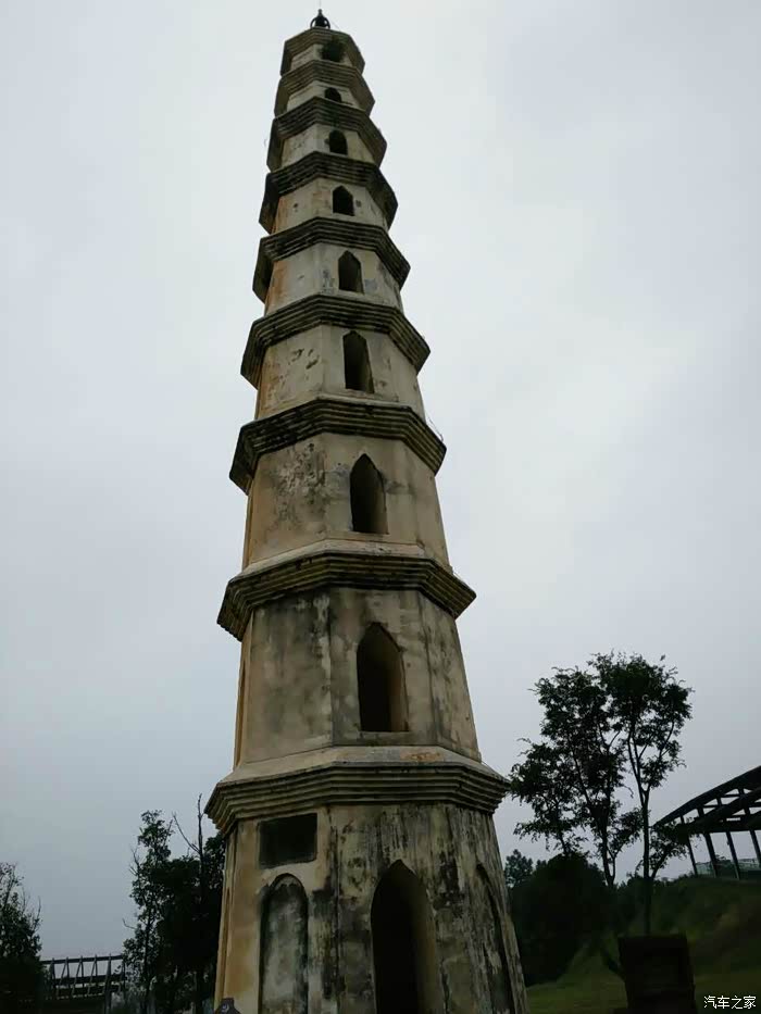 本觉寺塔,本地人称"飞来塔",它还有个传奇的故事呢!