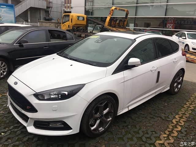 【图】哪里有白色的st现车呢?_福克斯st/rs论坛_汽车之家论坛