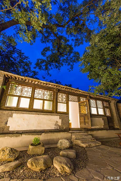 【房山】这家红叶岭下的新民宿,还留着姥姥14岁嫁进的那扇门