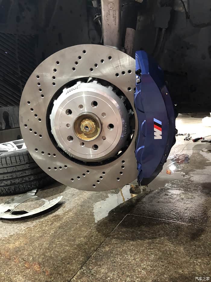 出宝马m5原装卡钳