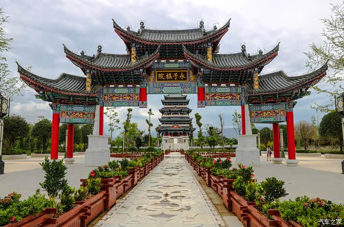 清华湖畔的永子棋院,非常漂亮,亭台楼阁都古色古香