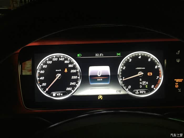 12171 | 回复: 61 奔驰s级论坛 s320豪华广州塔作业 内饰篇