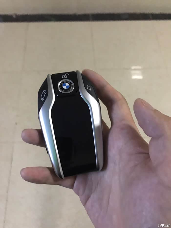 2018款宝马7系缺点.有点不说了,这两天发提车作业