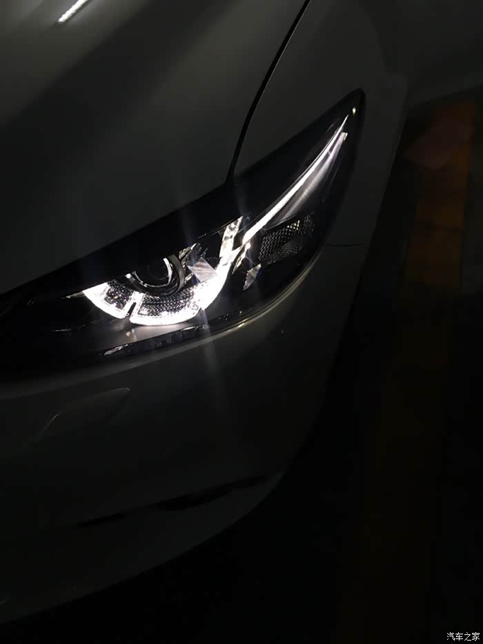 求一张新阿特兹晚上大灯光圈照