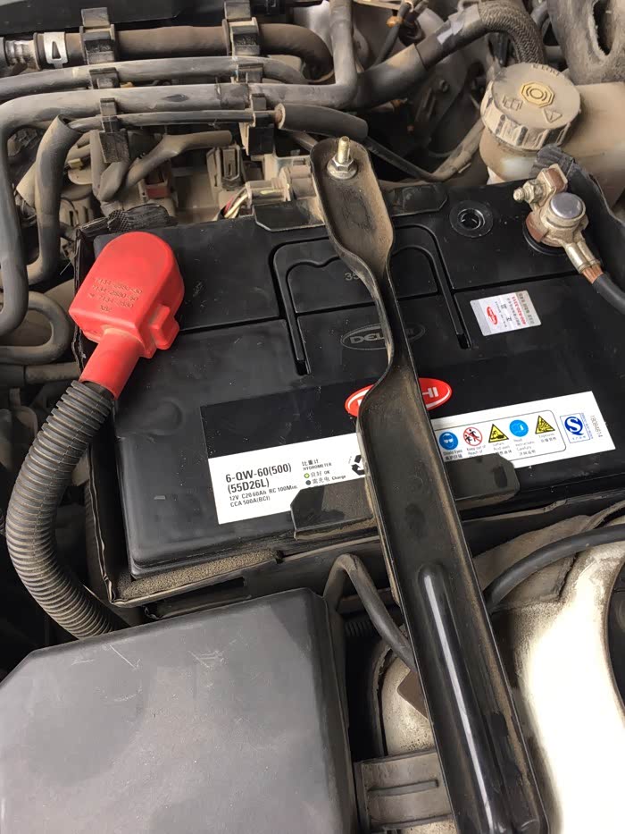 2013款马自达6更换蓄电池作业
