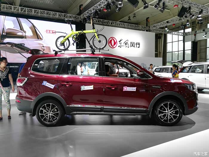 直击长春车展现场东风风行sx6