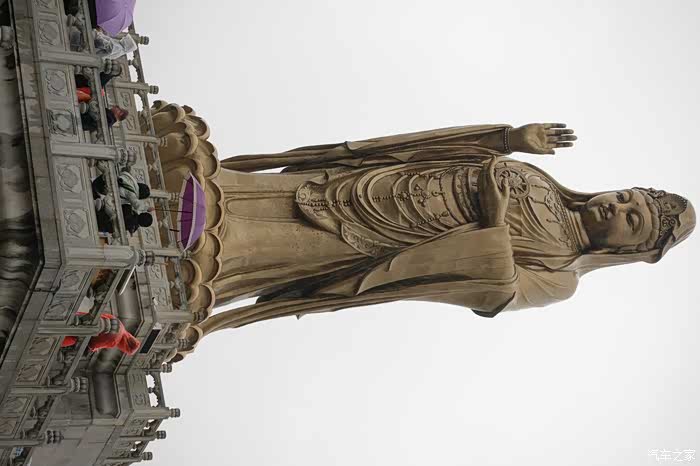 普陀山一日游        普陀山,与山西五台山,四川峨眉山,安徽九华山