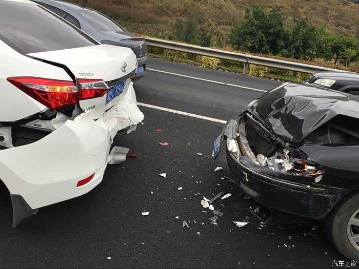 【图】卡罗拉遭别克追尾_卡罗拉论坛_汽车之家论坛