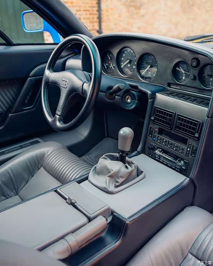 经典车之蓝色布加迪bugattieb110