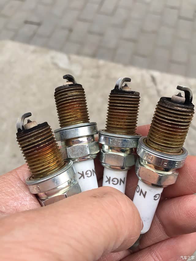 【图】三万公里更换火花塞,大家看看黑吗……_途观/途观l论坛_汽车之