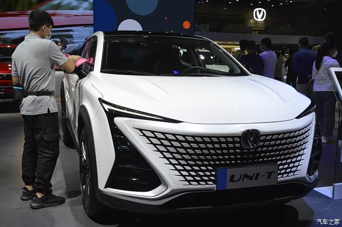 【打卡广州车展】看长安uni-t及展台展车