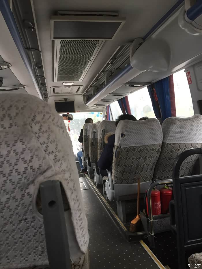 到省城有点远,先坐班车.