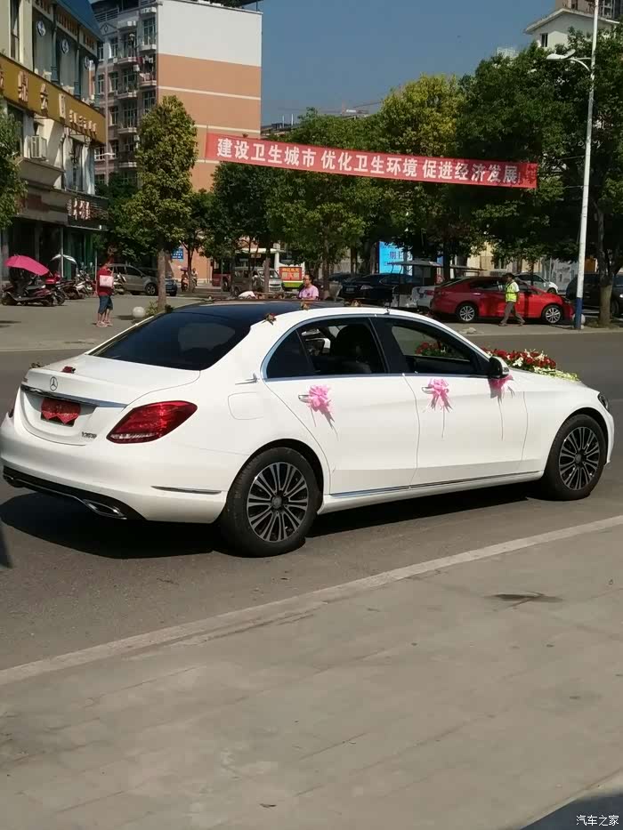 奔驰c200l白色