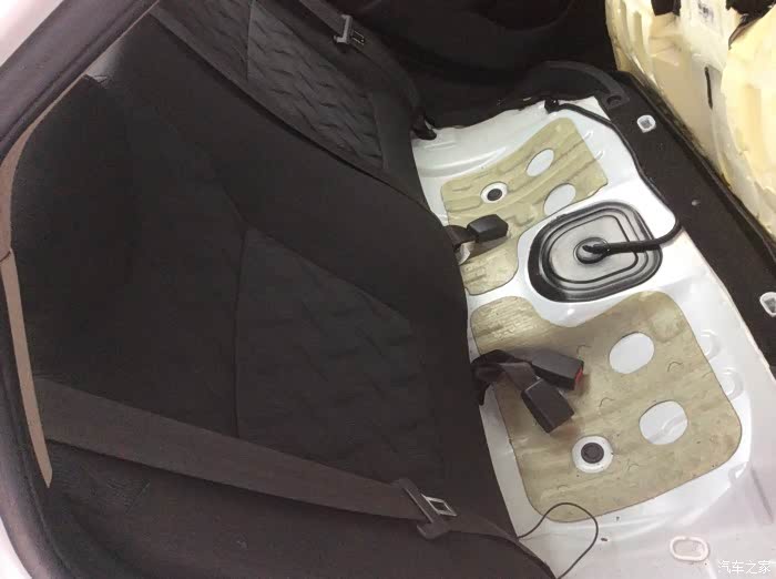 在线急急急后座后背怎么拆啊