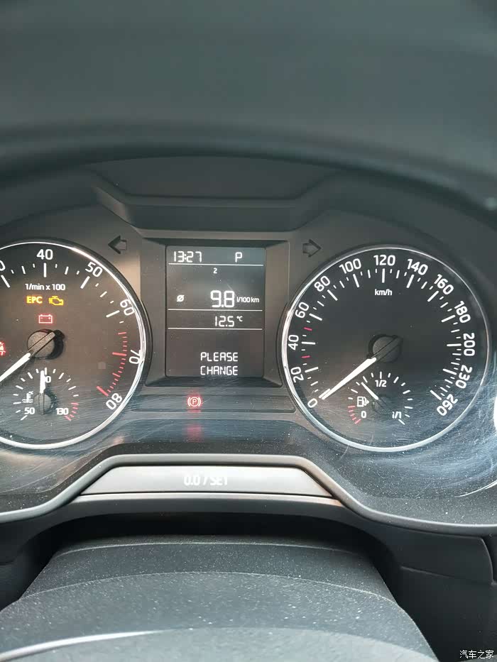 大家看看通电仪表盘显示英文是啥意思