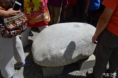 此景叫击石燕鸣据说敲击会发出啾啾燕鸣声敲没发出 时间久吧哈