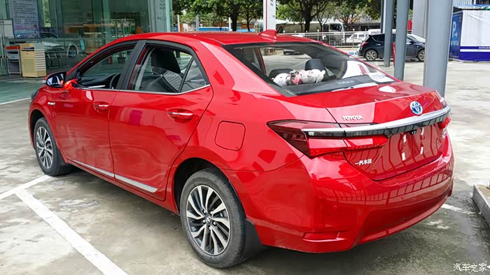 卡罗拉双擎红色诱惑提车作业稍后慢慢更新