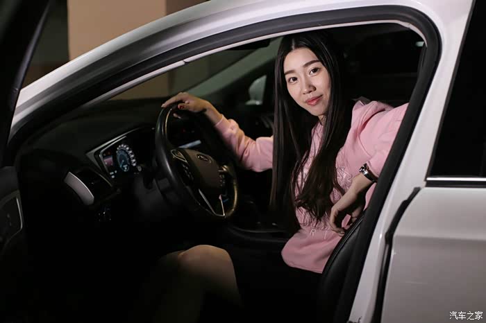 高智商媳妇儿当车模后期已完成感谢老婆大人如此配合