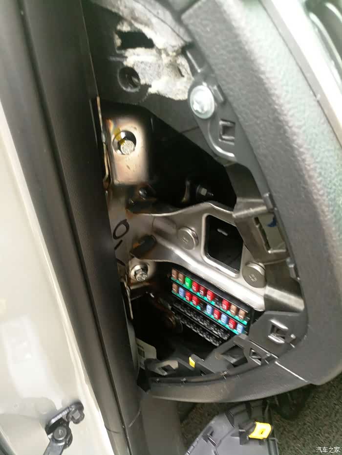 erx5保险盒取电给手机充电完美