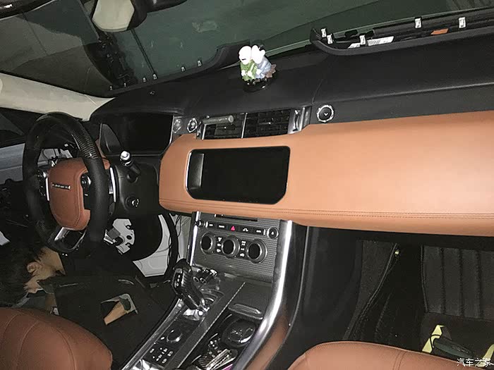 17款揽运咬牙首次小改17款升级了中控液晶大屏算是众望所归了